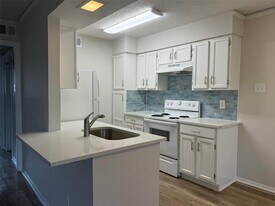 3624 Parkridge Dr in Dallas, TX - Building Photo