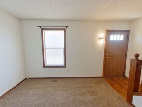 3233 S Illinois St in Wichita, KS - Building Photo - Building Photo