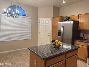 6814 W Louise Dr in Glendale, AZ - Building Photo - Building Photo