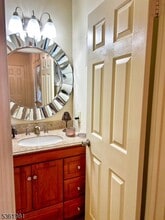 611 Grove St in Clifton, NJ - Building Photo - Building Photo