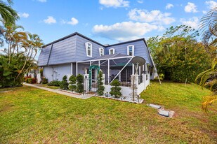 12049 Basin St N in Wellington, FL - Building Photo