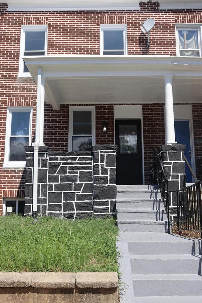 property at 3436 Ravenwood Ave