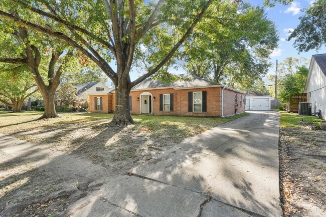 property at 10719 Del Monte Dr