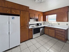 513-517 E Sunset Cir in Hobbs, NM - Building Photo - Building Photo