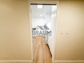 5252 Hermitage Ave in Los Angeles, CA - Building Photo - Building Photo