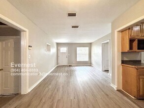 5117 Lexington Ave in Jacksonville, FL - Building Photo - Building Photo