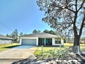 7580 E Bay Blvd in Gulf Breeze, FL - Building Photo