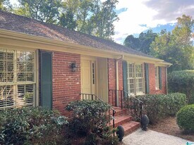 3801 Rockbrook Cir in Birmingham, AL - Building Photo