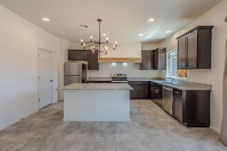 921 W Calle El Acuario in Sahuarita, AZ - Building Photo - Building Photo