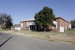 Georgian Arms Apartments in Bartlesville, OK - Building Photo
