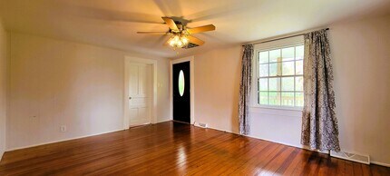 4059 Oakleys Ln in Richmond, VA - Building Photo - Building Photo