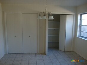 205 E Voelter Ave in Killeen, TX - Building Photo - Building Photo