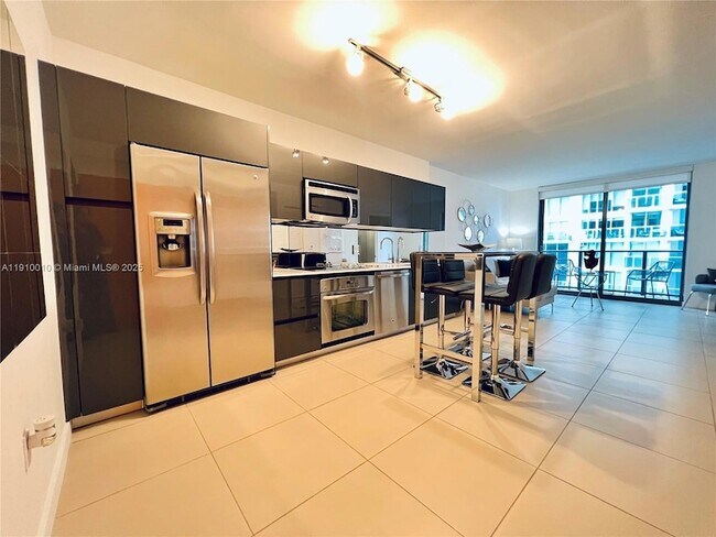 31 SE 6th St, Unit 2204 in Miami, FL - Building Photo - Building Photo