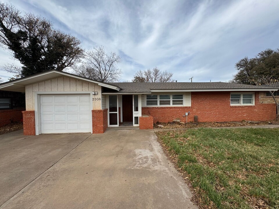 3508 42nd St in Lubbock, TX - Building Photo
