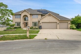 9200 Greenwood Dr in Tinley Park, IL - Building Photo - Building Photo