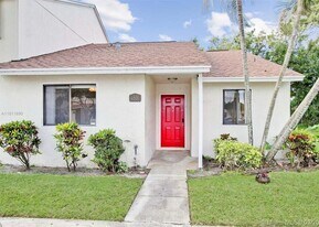 6508 Dockside Cir in Greenacres, FL - Building Photo