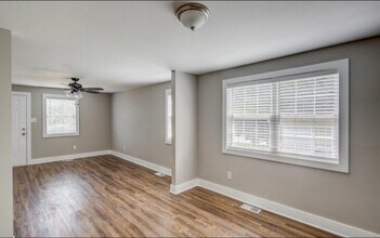 412 S Charleston Ave in Lawnside, NJ - Foto de edificio - Building Photo