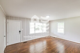 4419 6th St E in Tuscaloosa, AL - Foto de edificio - Building Photo