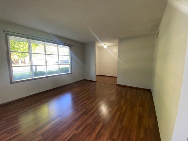 1530 N Hershey Rd in Bloomington, IL - Building Photo - Building Photo