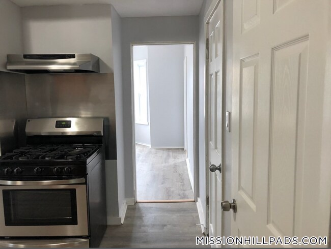 8 Langdon St, Unit 3
