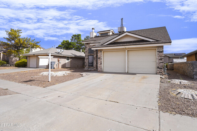 5224 Roger Maris Dr in El Paso, TX - Building Photo - Building Photo