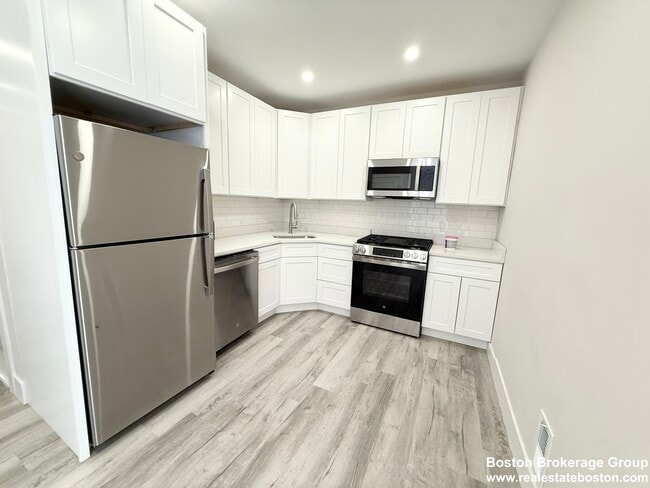 10 Cawfield St, Unit 2