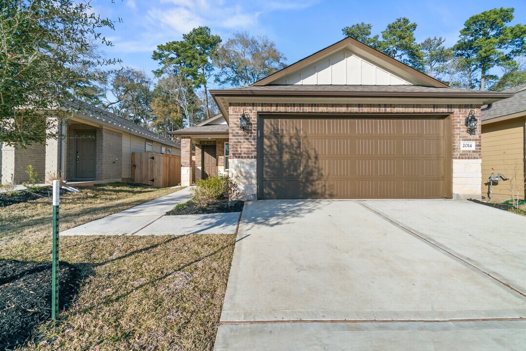 2014 Darlington Oak Dr in Conroe, TX - Building Photo