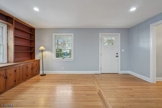 16-21 Split Rock Rd in Fair Lawn, NJ - Building Photo - Building Photo