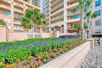 3505 Sage Rd in Houston, TX - Foto de edificio - Building Photo