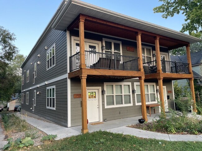 2711 30th Ave S in Minneapolis, MN - Building Photo - Building Photo