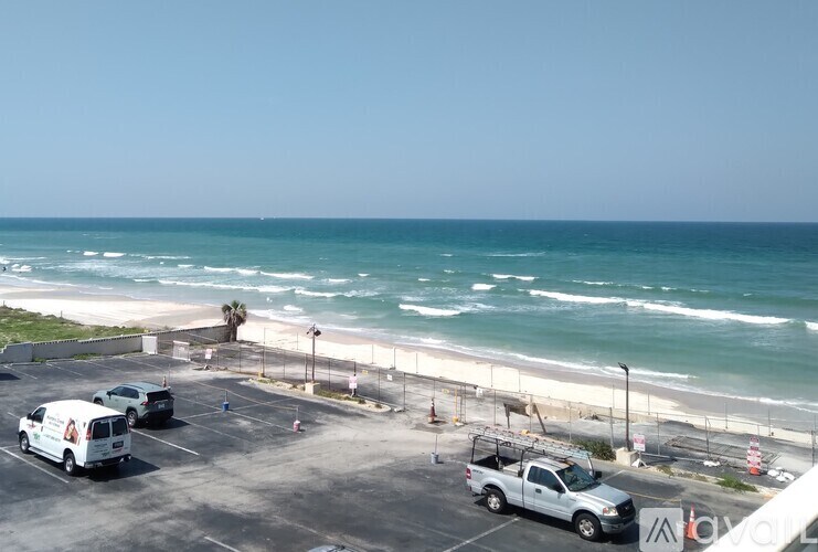 2043 S Atlantic Ave, Unit 414 in Daytona Beach Shores, FL - Building Photo