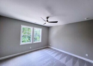 2426 Lakeshore Ln in Atlanta, GA - Building Photo - Building Photo