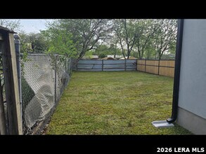 2610 Woodbury St in San Antonio, TX - Building Photo - Building Photo