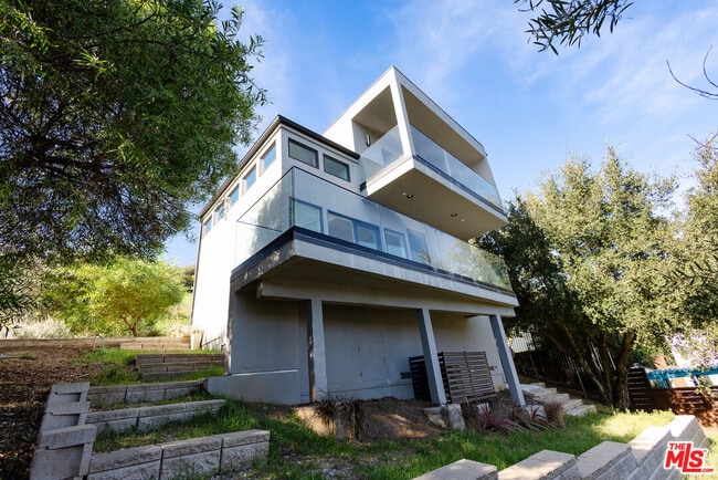 26349 Fairside Rd in Malibu, CA - Building Photo - Building Photo