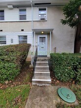 6841 NE Broadway in Portland, OR - Building Photo - Building Photo