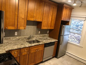 77 Gore St, Unit 1 in Cambridge, MA - Foto de edificio - Building Photo