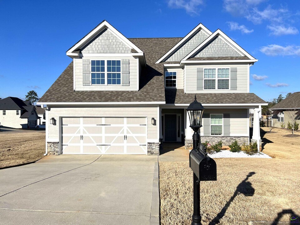 401 Tivoli Wy in Macon, GA - Building Photo
