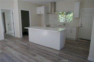 1801 W Garry Ave, Unit 144 in Santa Ana, CA - Building Photo