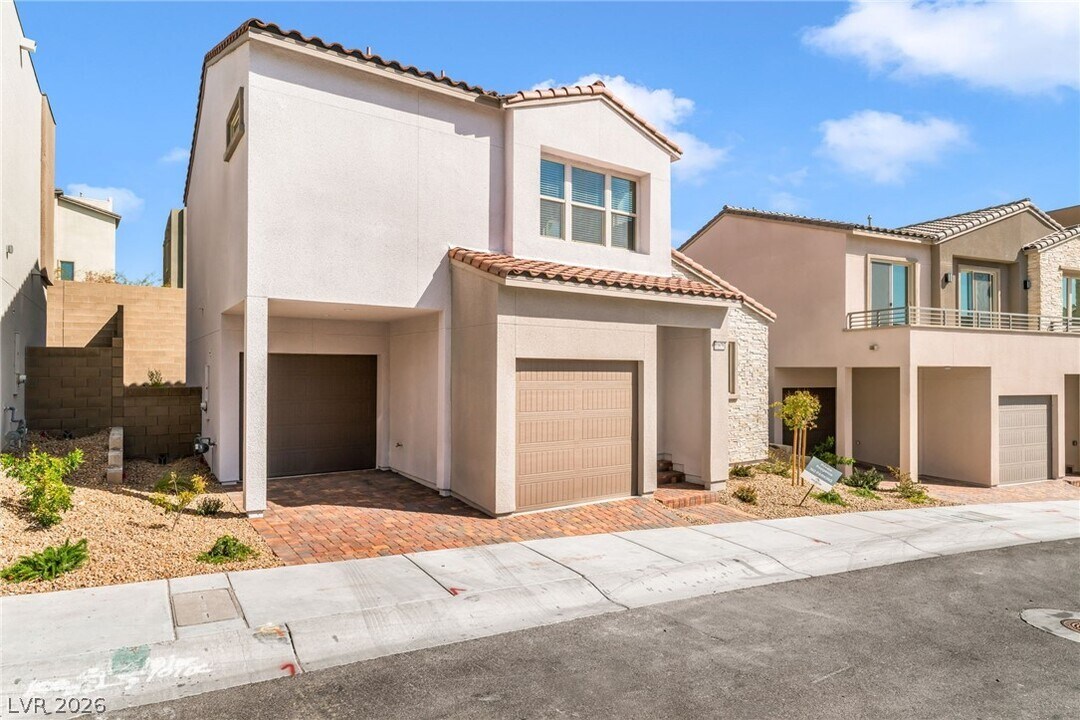 11676 Golden Oriole Ave in Las Vegas, NV - Building Photo