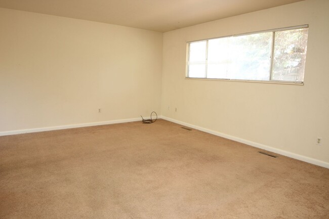 447 W Swallow Rd in Fort Collins, CO - Building Photo - Building Photo