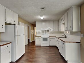 685 Oxford Hall Dr SW in Lawrenceville, GA - Building Photo - Building Photo