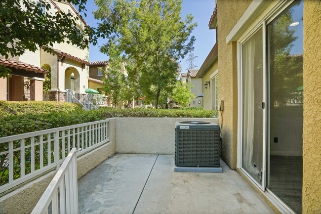 28252 Canterbury Ct in Santa Clarita, CA - Building Photo - Building Photo