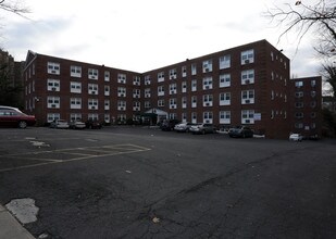 Valley Greene Apartments in Philadelphia, PA - Building Photo - Building Photo