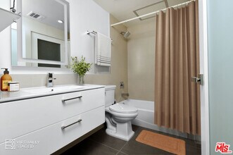 939 S Broadway in Los Angeles, CA - Building Photo - Building Photo