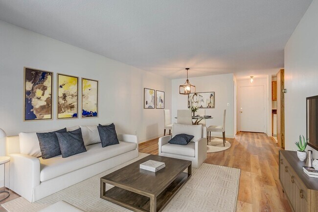 7 Greenbriar Dr-Unit -104 in North Reading, MA - Building Photo - Building Photo