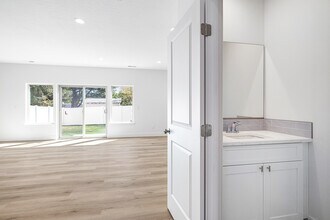 1163 S Underwood St in Kennewick, WA - Building Photo - Building Photo