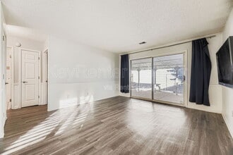 1199 S Troy St in Aurora, CO - Building Photo - Building Photo