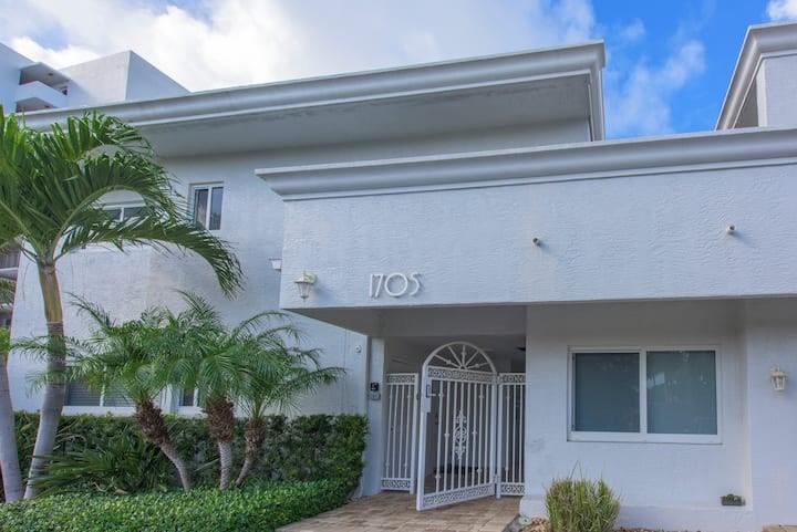 1705 N Riverside Dr in Pompano Beach, FL - Building Photo