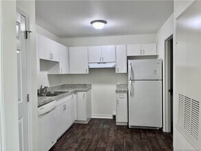 1020 W McNeese St in Lake Charles, LA - Building Photo - Building Photo