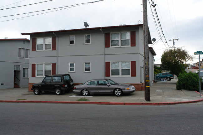 491 Taylor Ave in San Bruno, CA - Building Photo - Building Photo